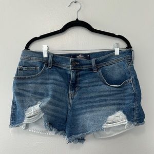 Hollister, Low- Rise Vintage Baggy Shorts 3”, size 11 / w30